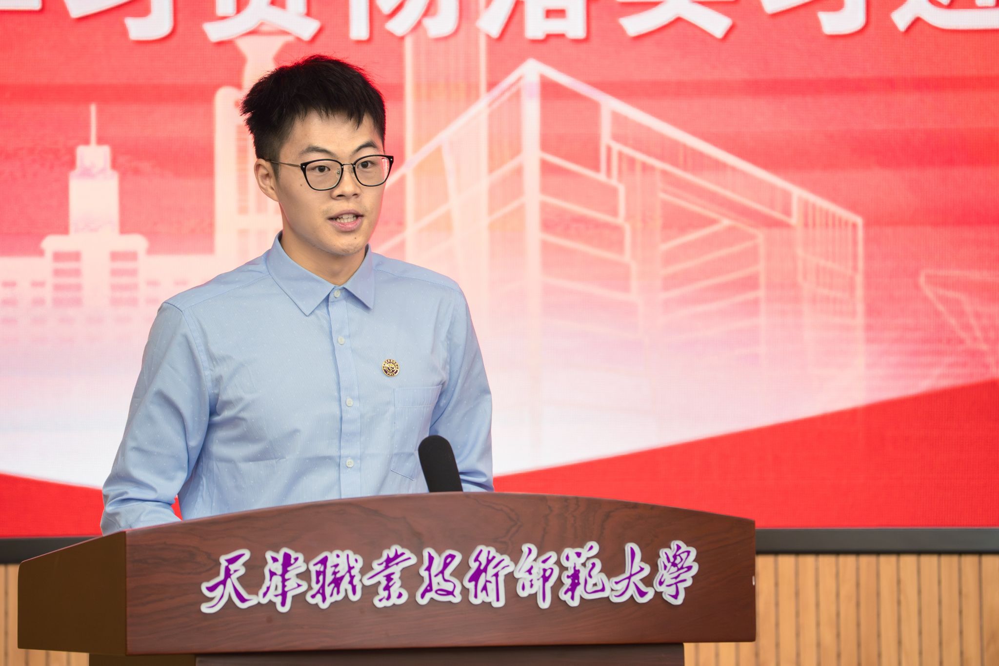 回顾总结一年来取得的一系列成果