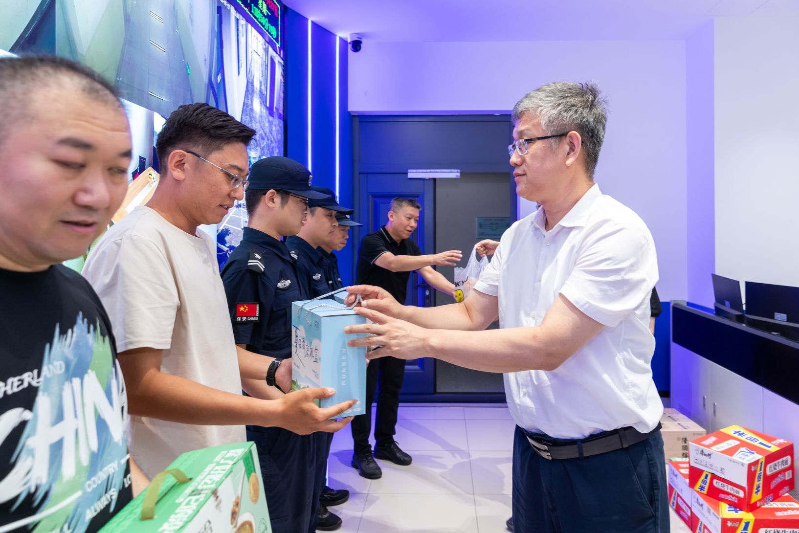 摄影：魏兵
